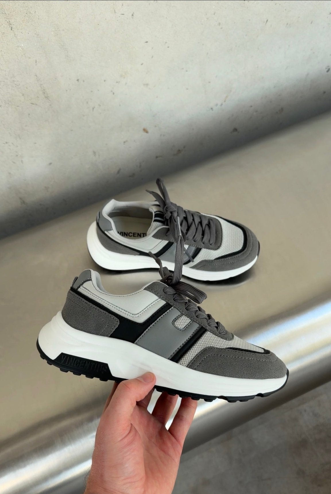 Boys V001 Runner - Grey - Vincentius