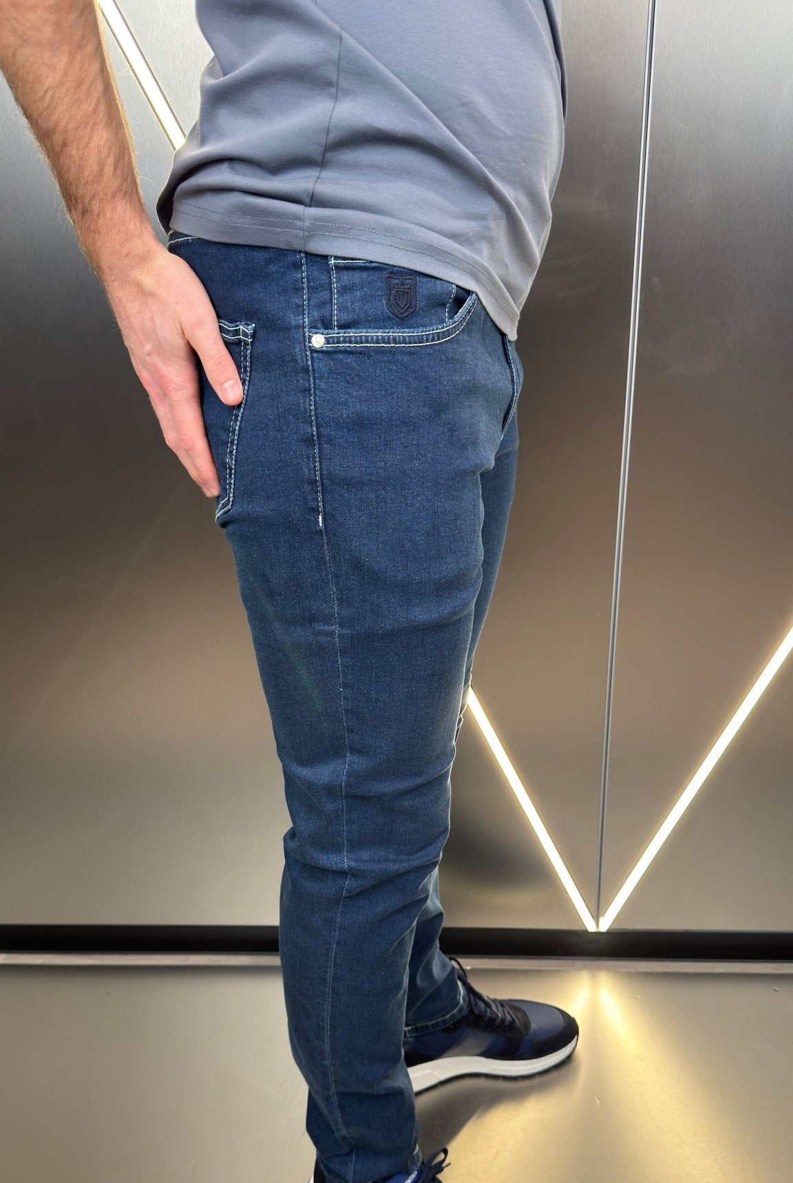 Classic Edition Tailored Fit Jean - Mid Blue/White - Vincentius