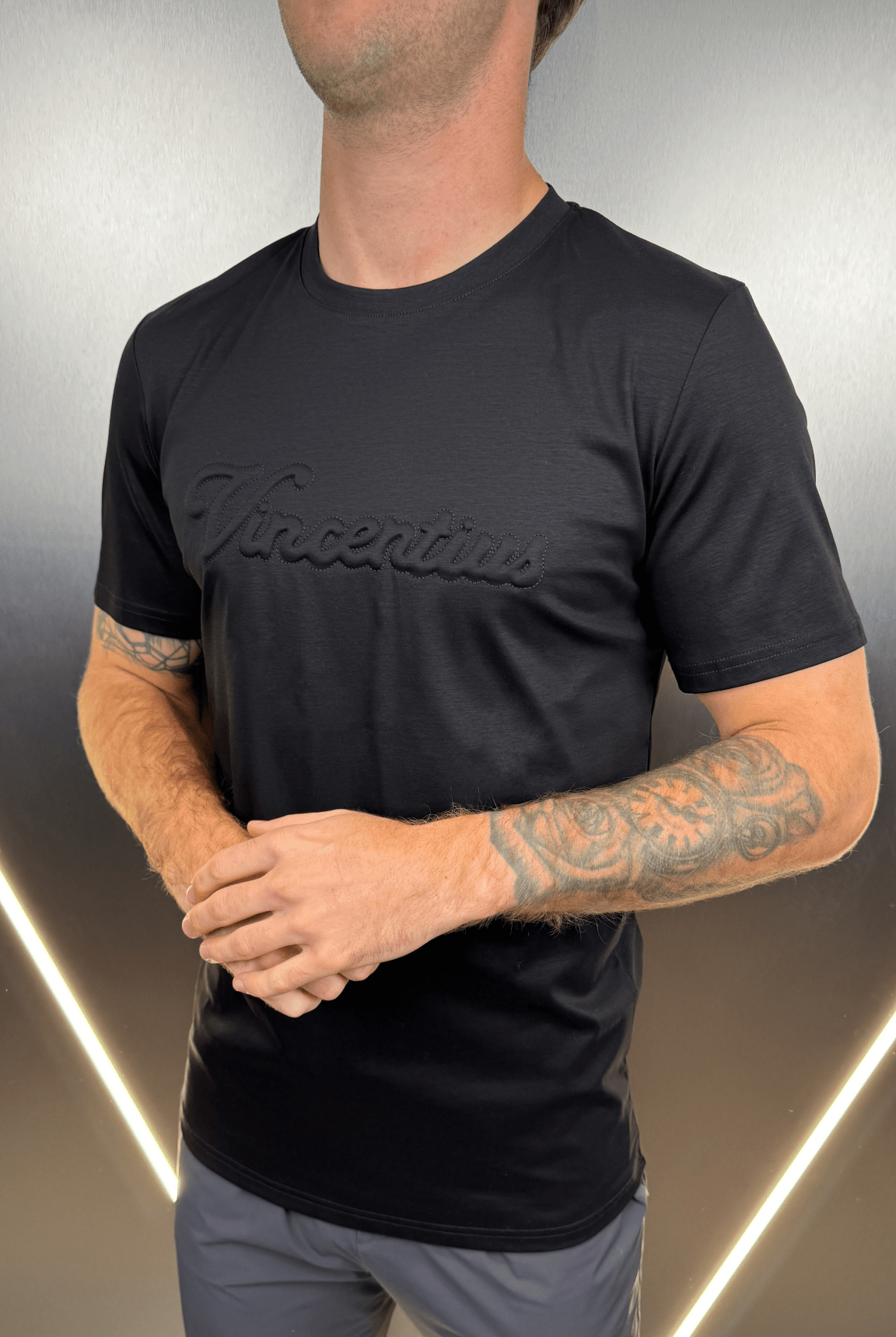 Luxury Embossed Tonal Logo T-Shirt - Black - Vincentius