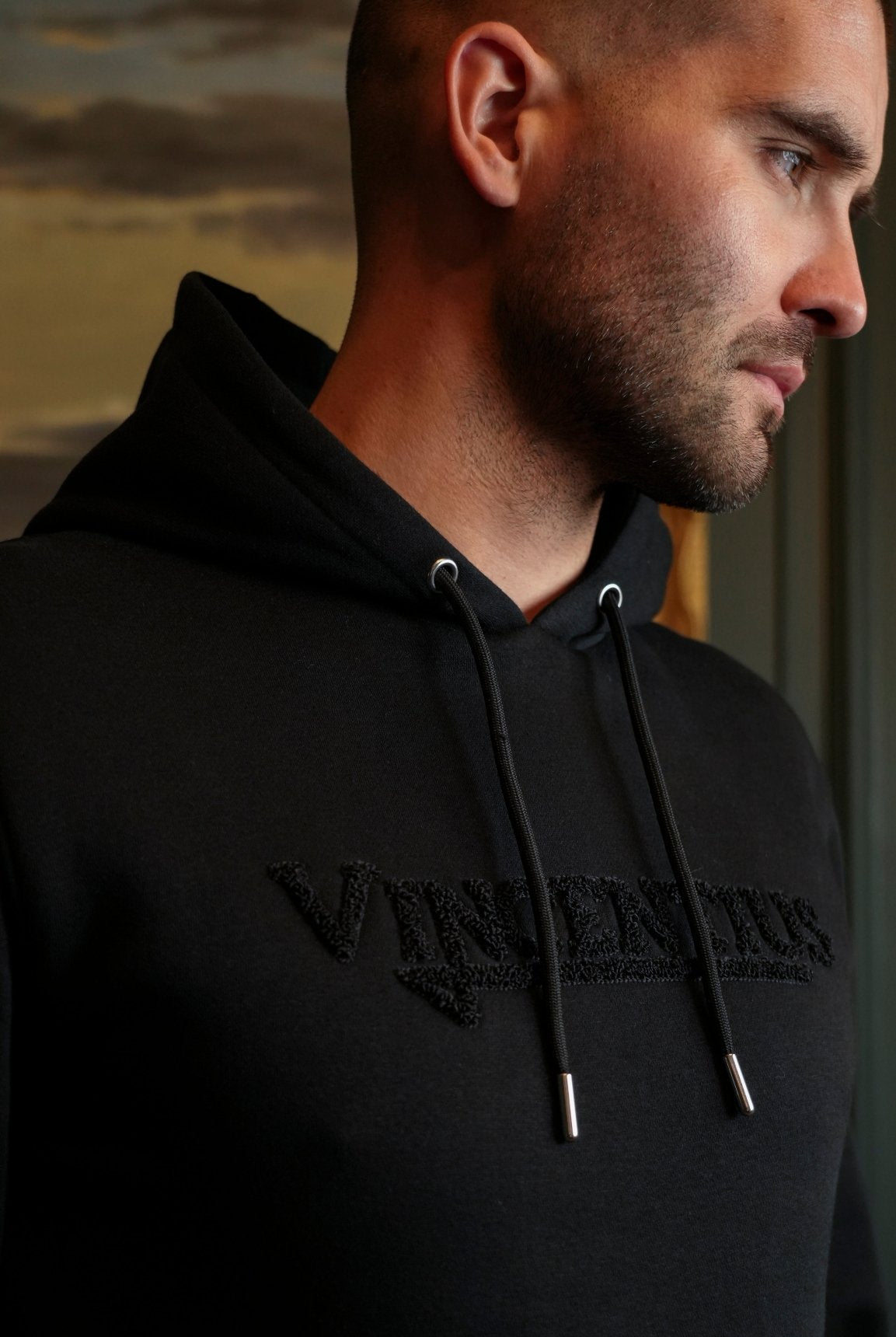 Serif Boucle Hoodie - Black - Vincentius