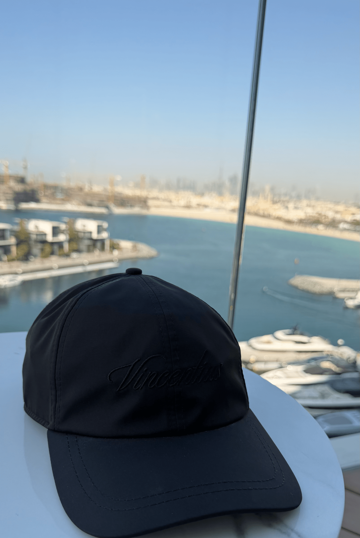 Transitional Script Cap - Black - Vincentius