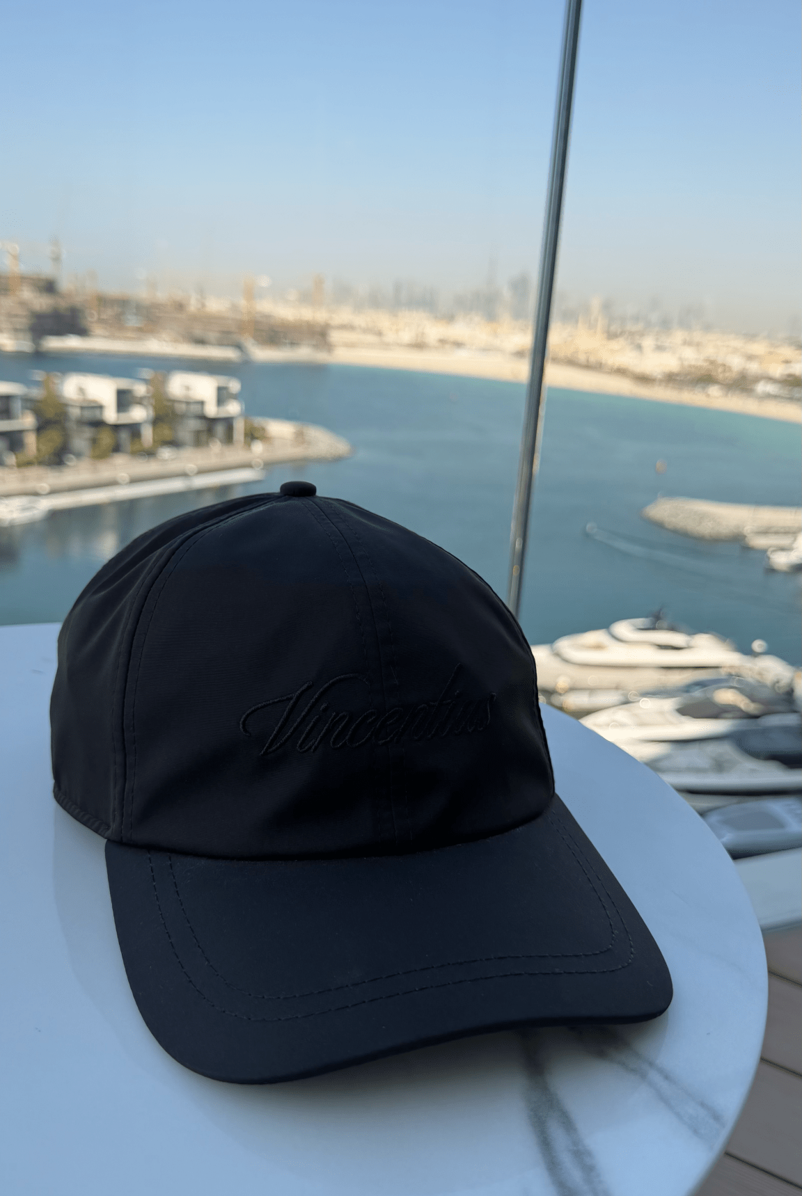Transitional Script Cap - Black - Vincentius