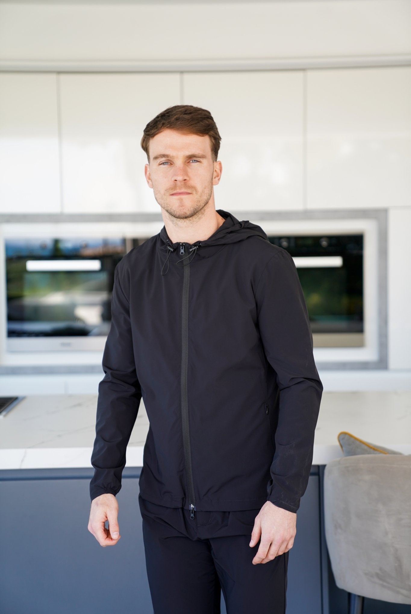 Transitional Tracksuit - Black - Vincentius