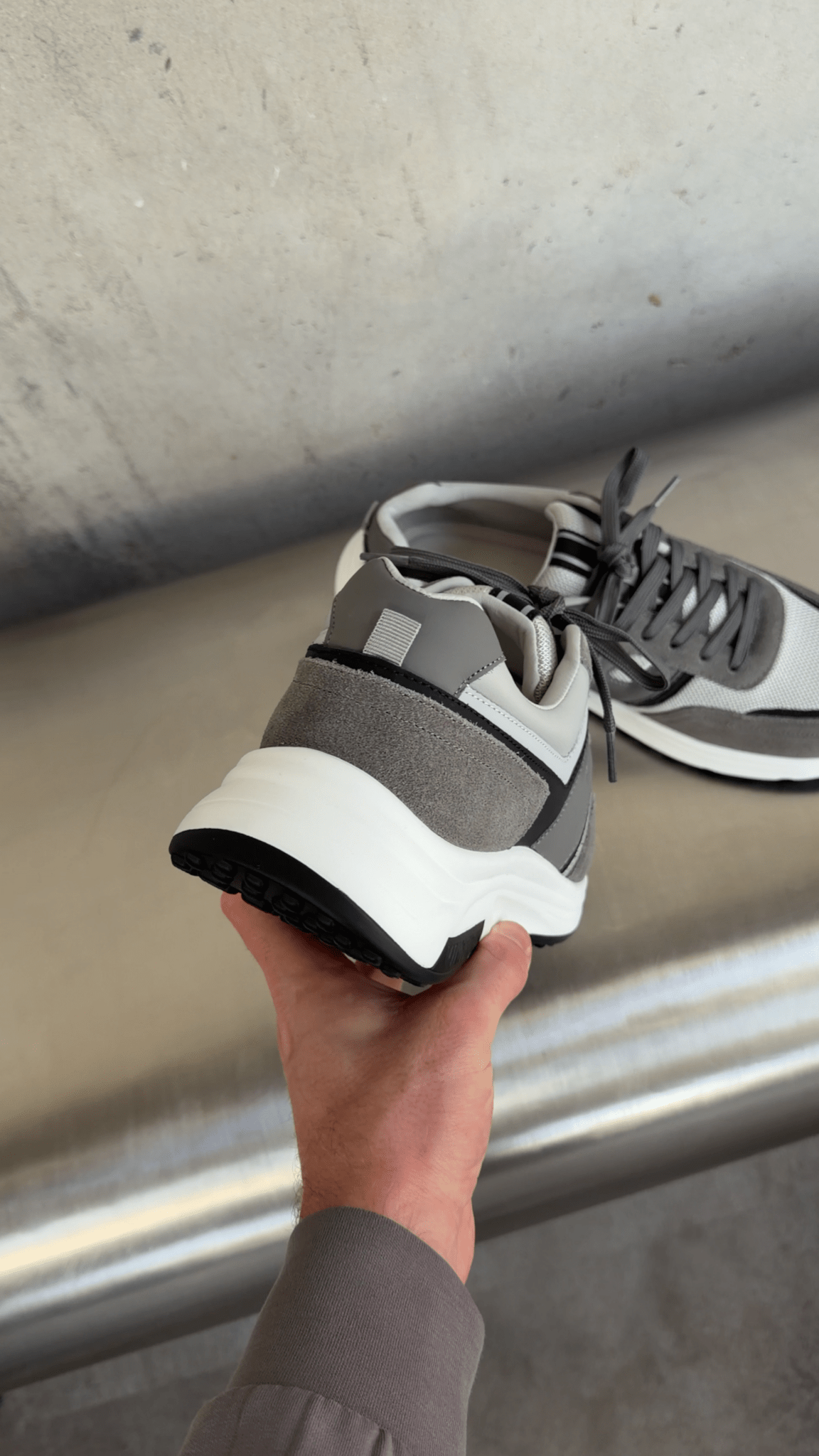 V001 Runner - Grey/Black (please note dispatch date is week commencing 23rd March) - Vincentius