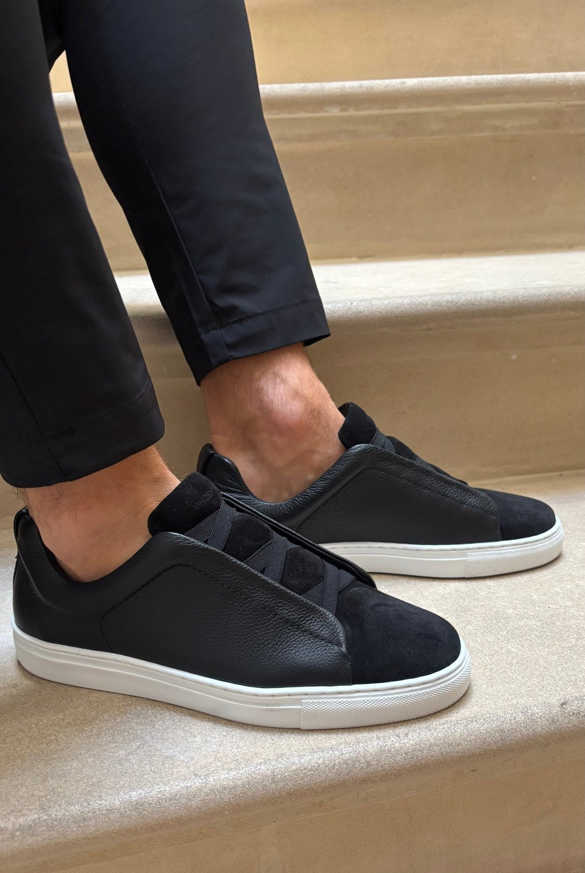 V6 Black - Vincentius
