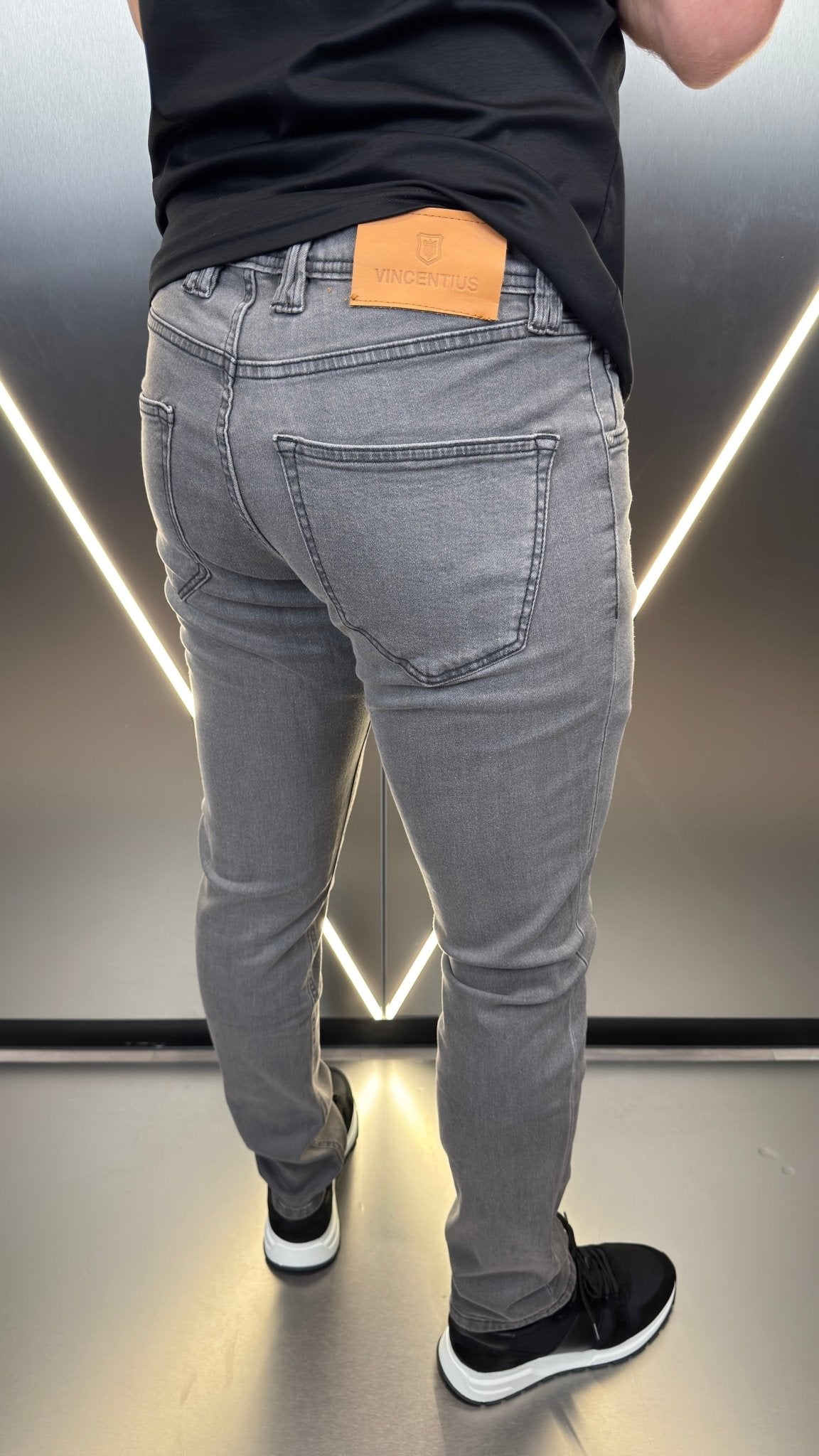 Classic Edition Tailored Fit Jean - Dark Grey - Vincentius