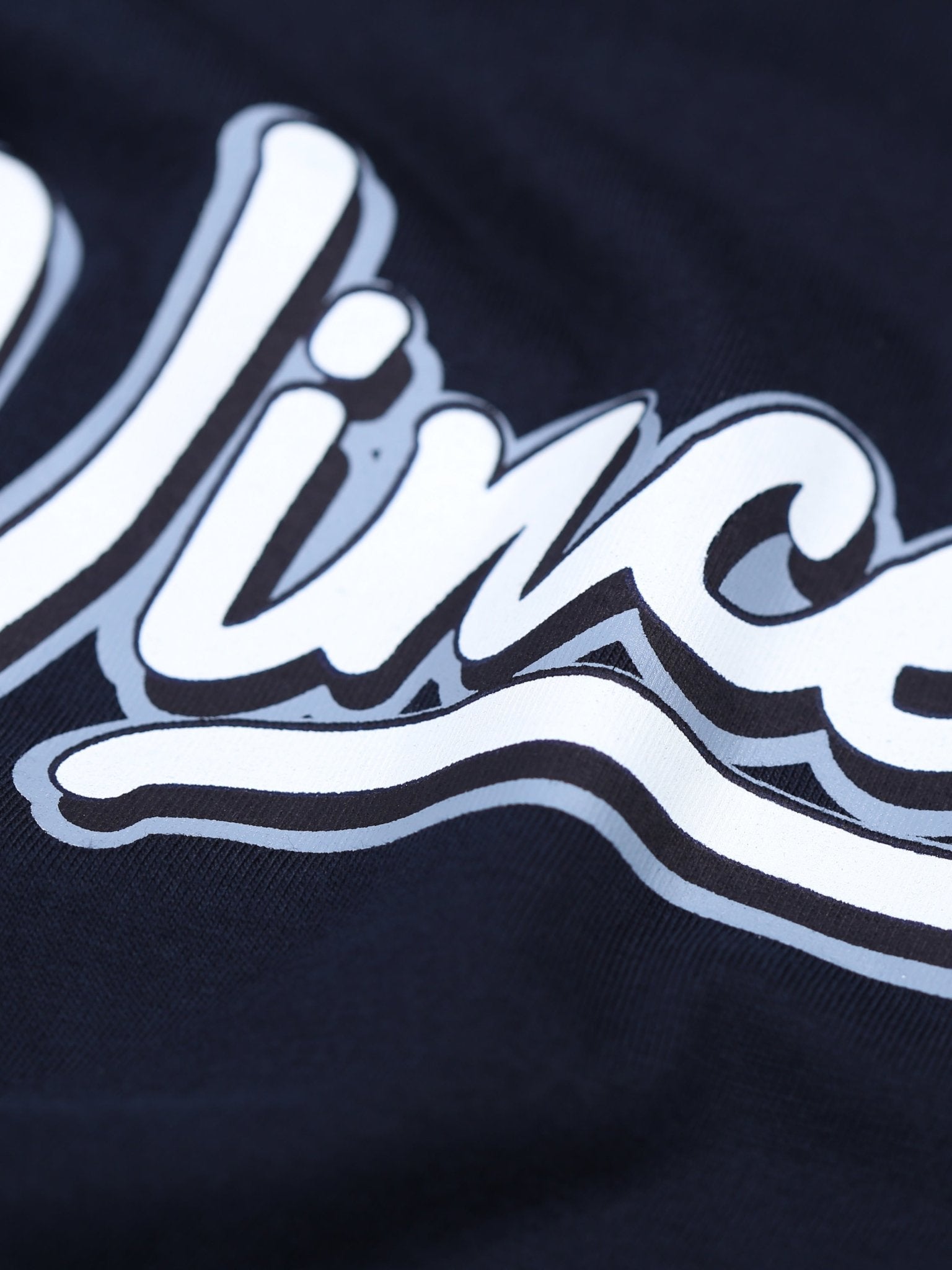 Luxe Graffiti T-Shirt - Navy - Vincentius